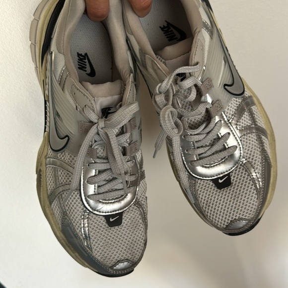 Women’s Nike sneakers - Picture 4 of 5